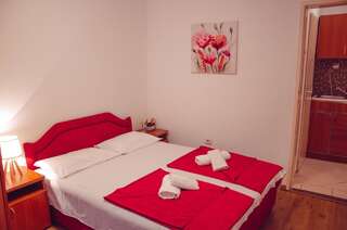 Гостевой дом Mediterranean Retreat Becici Boreti Двухместный номер с 1 кроватью и патио-10