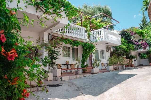 Гостевой дом Mediterranean Retreat Becici Boreti-3
